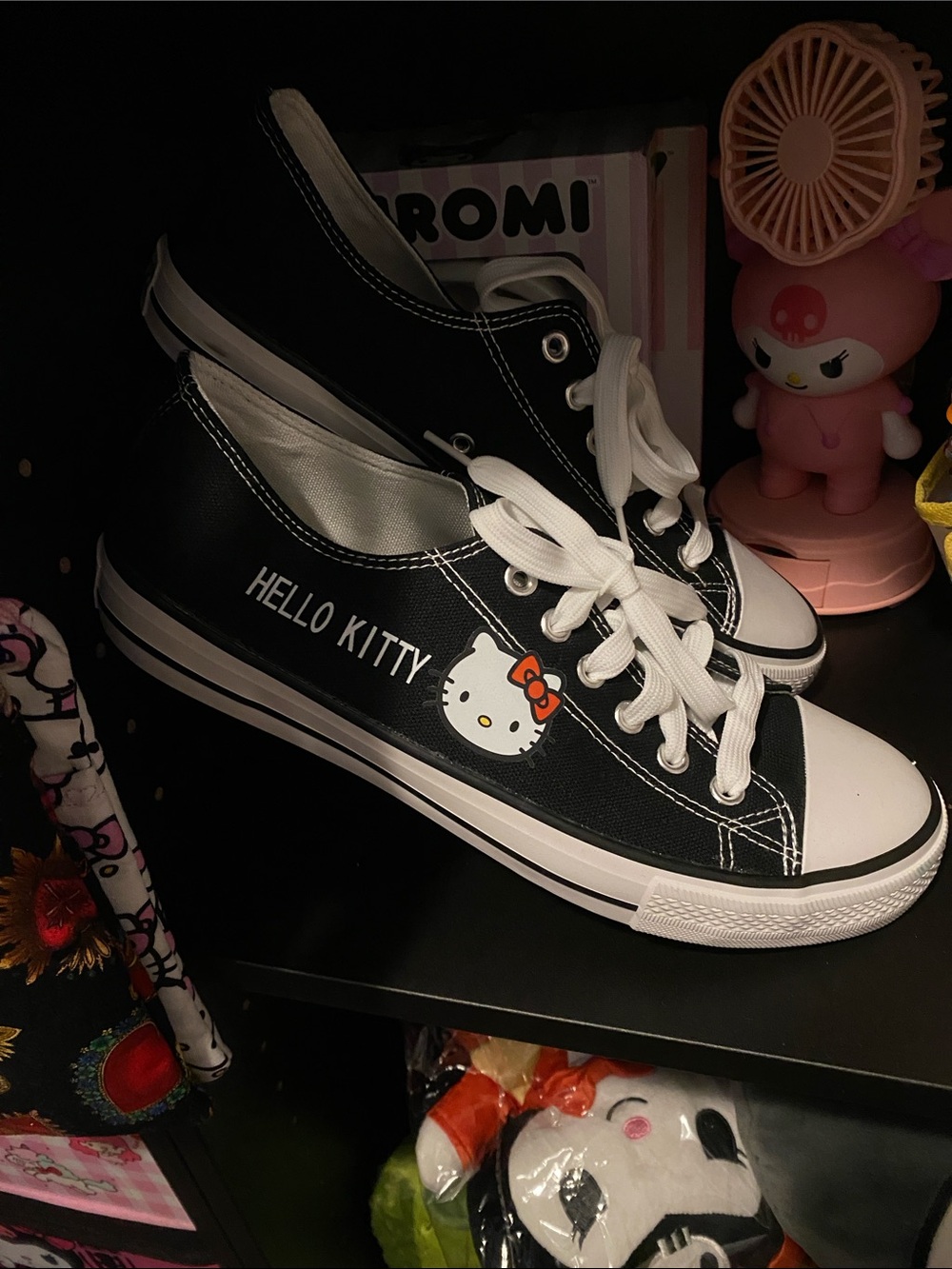 NWOT Hello Kitty Black Low-Top Sneakers for Women